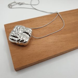 chaine acier Jennifa , sur moderne-bijoux.fr Bijoux ethniques & Femmes du monde